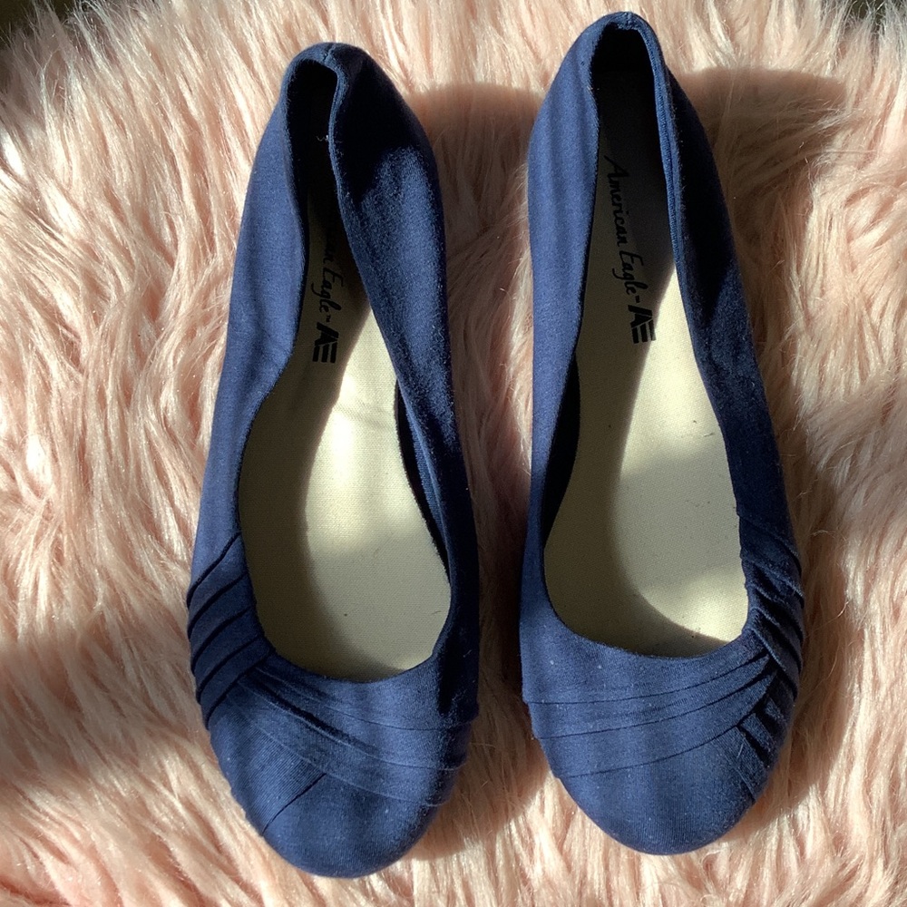 American Eagle navy flats💙